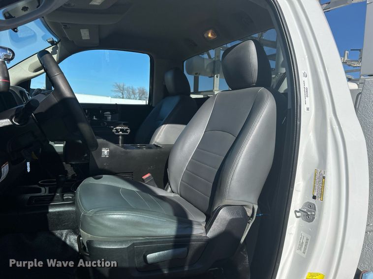 image for item OI9532 2014 Dodge Ram 5500HD bucket truck