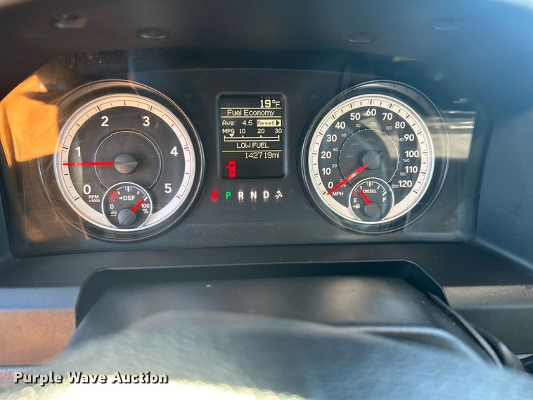 image for item OI9532 2014 Dodge Ram 5500HD bucket truck