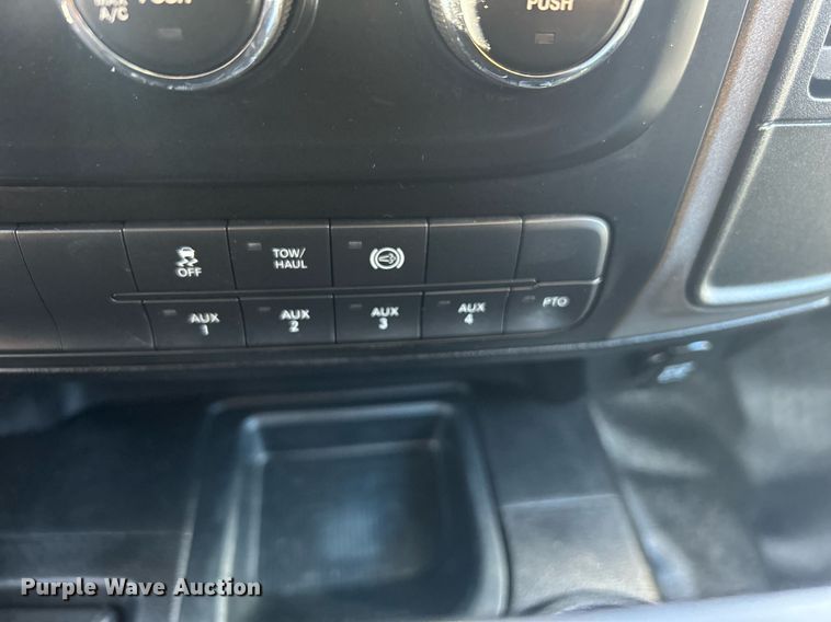 image for item OI9532 2014 Dodge Ram 5500HD bucket truck