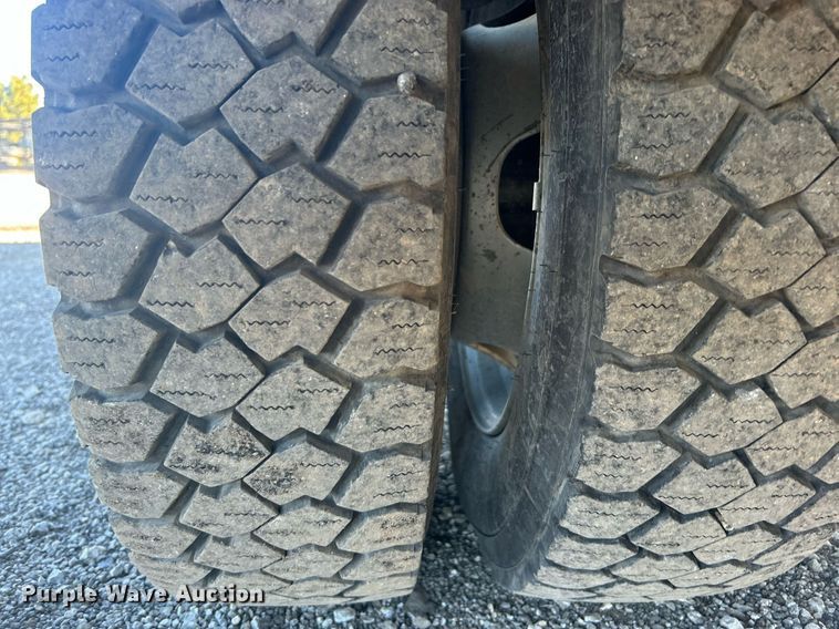 image for item OI9532 2014 Dodge Ram 5500HD bucket truck