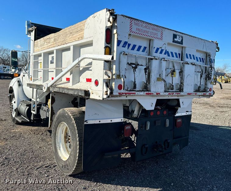 image for item OI9537 2013 Ford F650 Super Duty dump truck