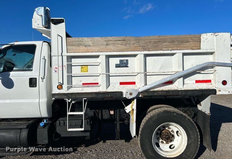 image for item OI9537 2013 Ford F650 Super Duty dump truck