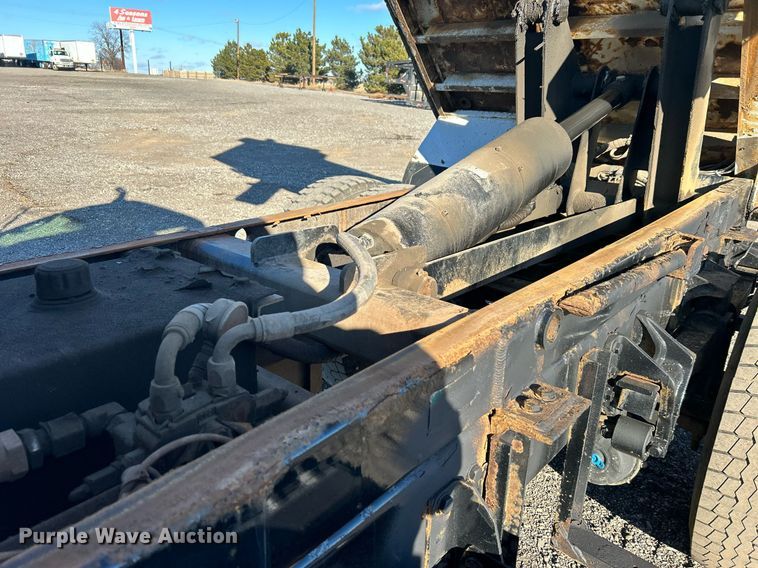image for item OI9537 2013 Ford F650 Super Duty dump truck