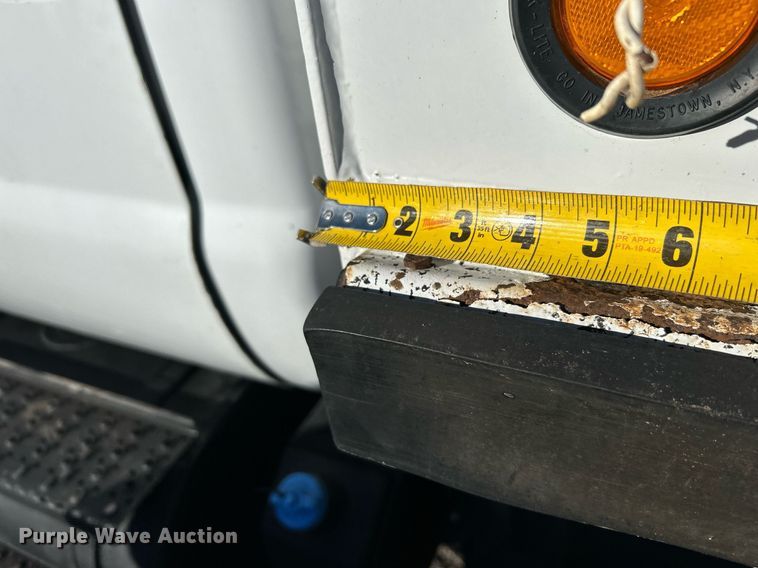 image for item OI9537 2013 Ford F650 Super Duty dump truck