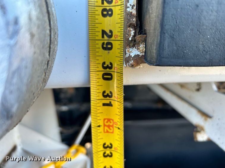 image for item OI9537 2013 Ford F650 Super Duty dump truck