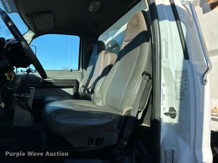 image for item OI9537 2013 Ford F650 Super Duty dump truck