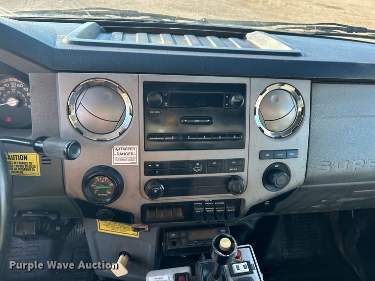 image for item OI9537 2013 Ford F650 Super Duty dump truck