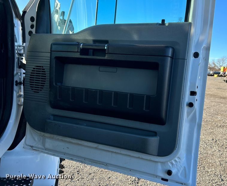 image for item OI9537 2013 Ford F650 Super Duty dump truck