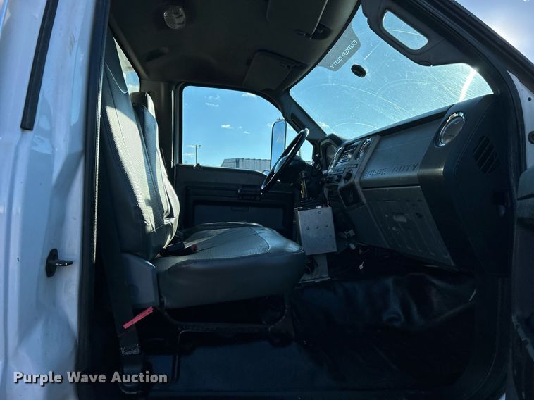 image for item OI9537 2013 Ford F650 Super Duty dump truck