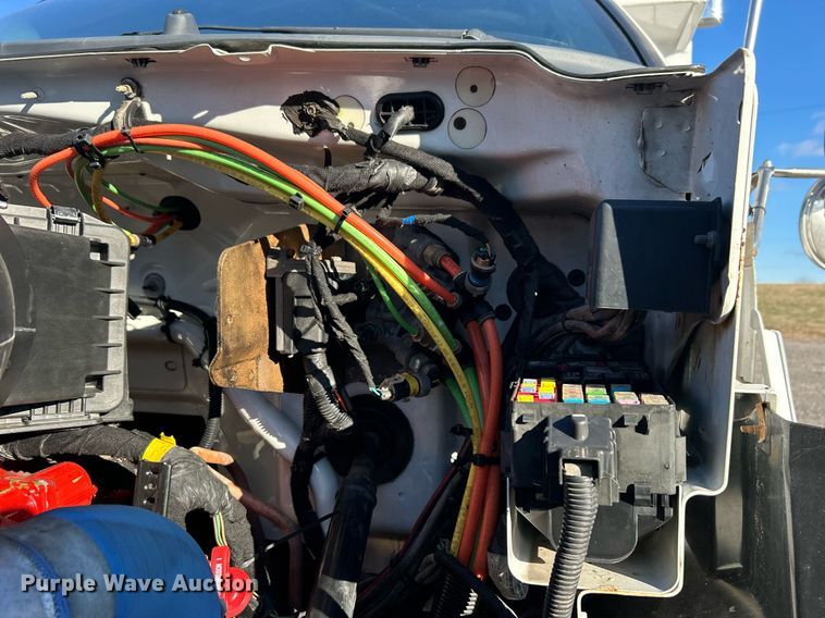 image for item OI9537 2013 Ford F650 Super Duty dump truck