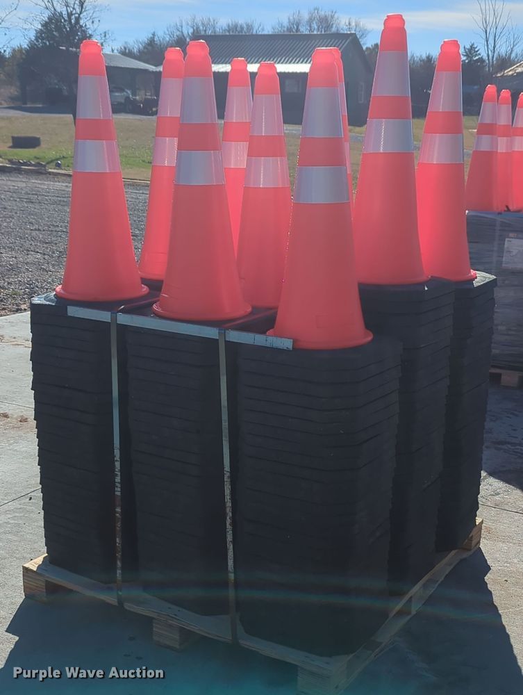 image for item OL9193 (250) AGT Industrial traffic cones