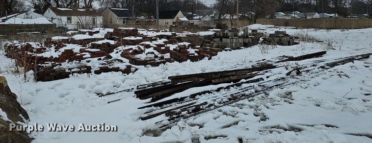 image for item DK0506 Building/Landscaping materials