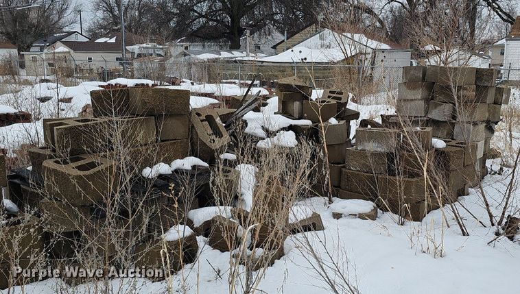 image for item DK0506 Building/Landscaping materials