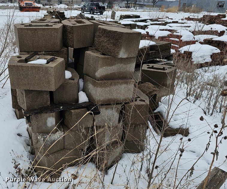 image for item DK0506 Building/Landscaping materials