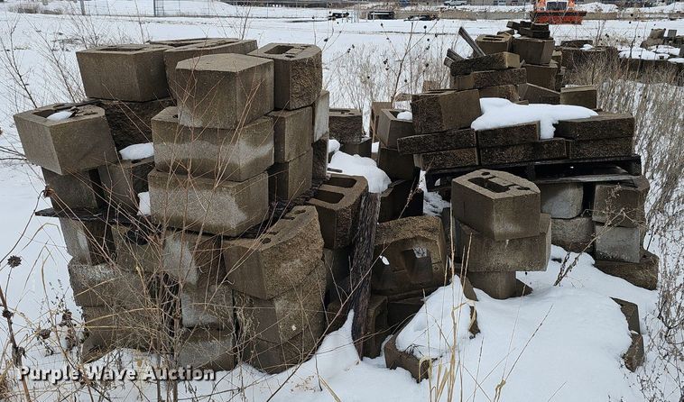 image for item DK0506 Building/Landscaping materials