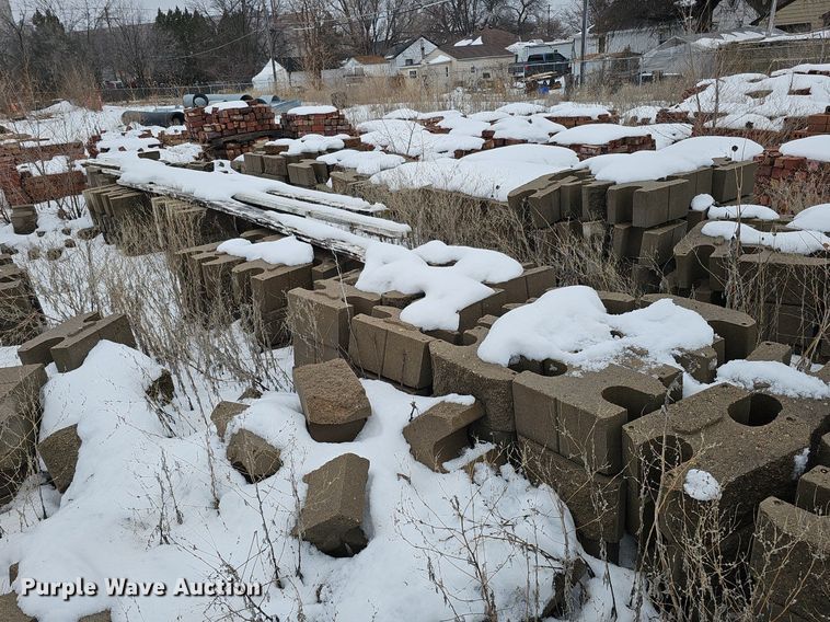 image for item DK0506 Building/Landscaping materials