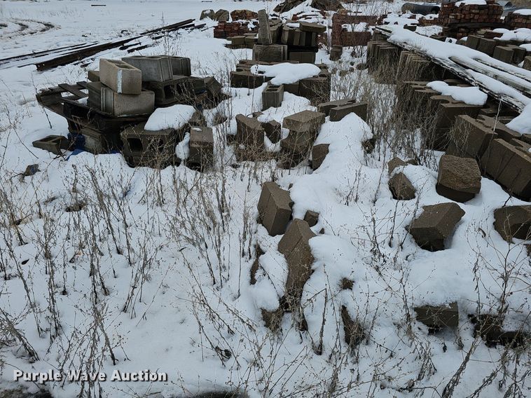 image for item DK0506 Building/Landscaping materials