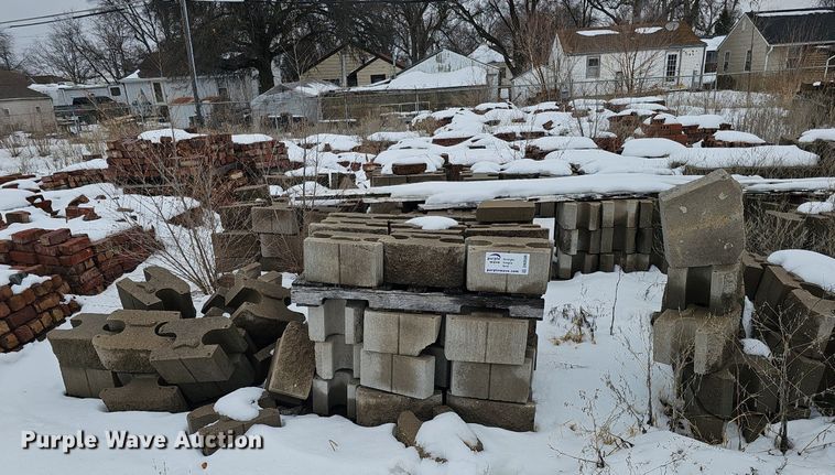 image for item DK0506 Building/Landscaping materials