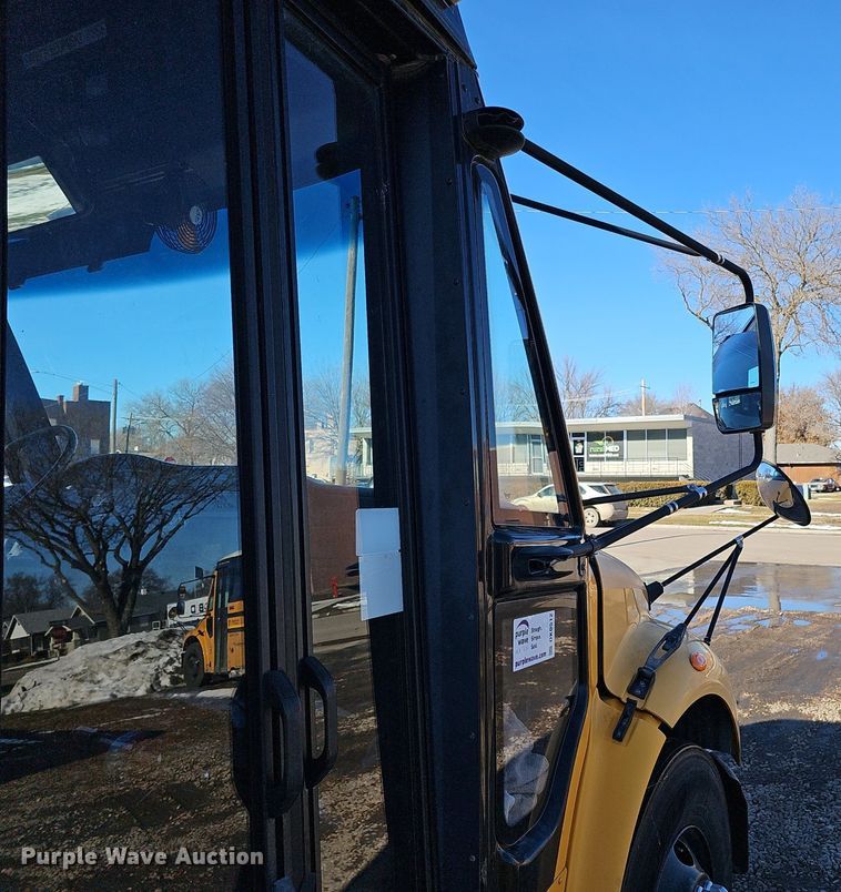 image for item DK0512 2008 Thomas Built Saf-T-Liner C2 school bus