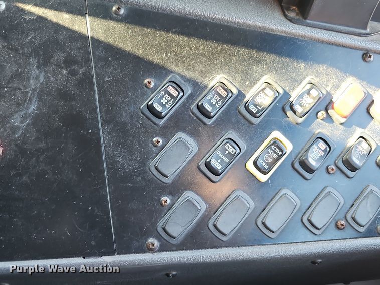 image for item DK0512 2008 Thomas Built Saf-T-Liner C2 school bus