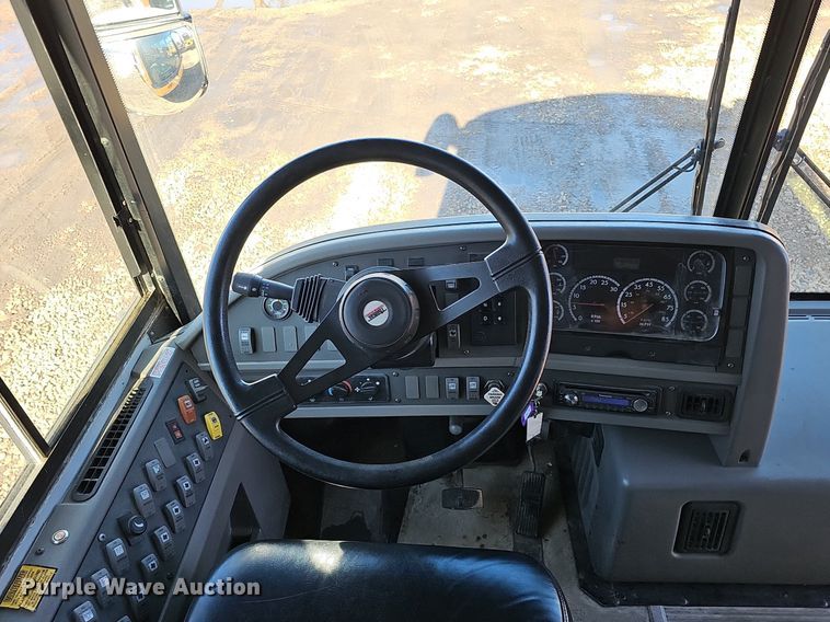 image for item DK0513 2007 Thomas Built Saf-T-Liner HDX school bus