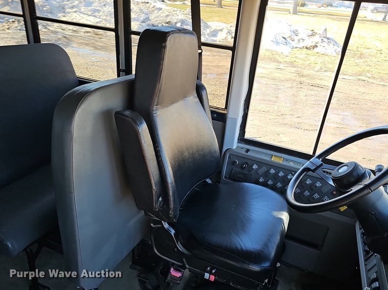 image for item DK0513 2007 Thomas Built Saf-T-Liner HDX school bus