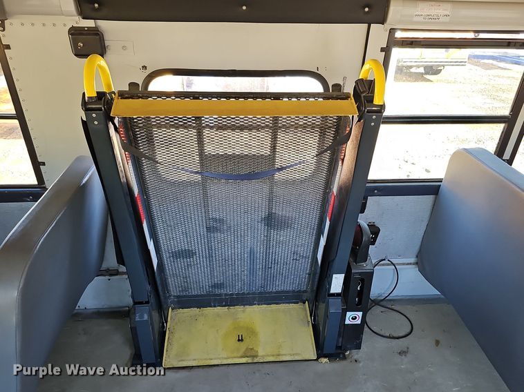 image for item DK0513 2007 Thomas Built Saf-T-Liner HDX school bus