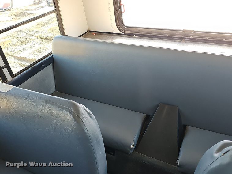 image for item DK0513 2007 Thomas Built Saf-T-Liner HDX school bus