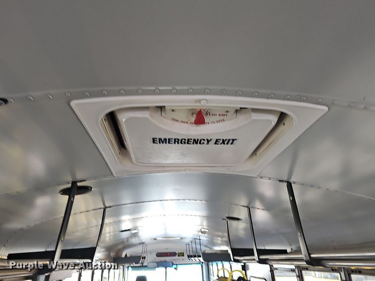 image for item DK0513 2007 Thomas Built Saf-T-Liner HDX school bus