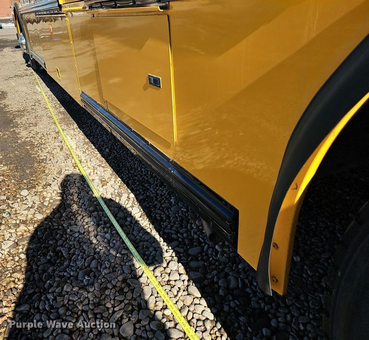 image for item DK0513 2007 Thomas Built Saf-T-Liner HDX school bus