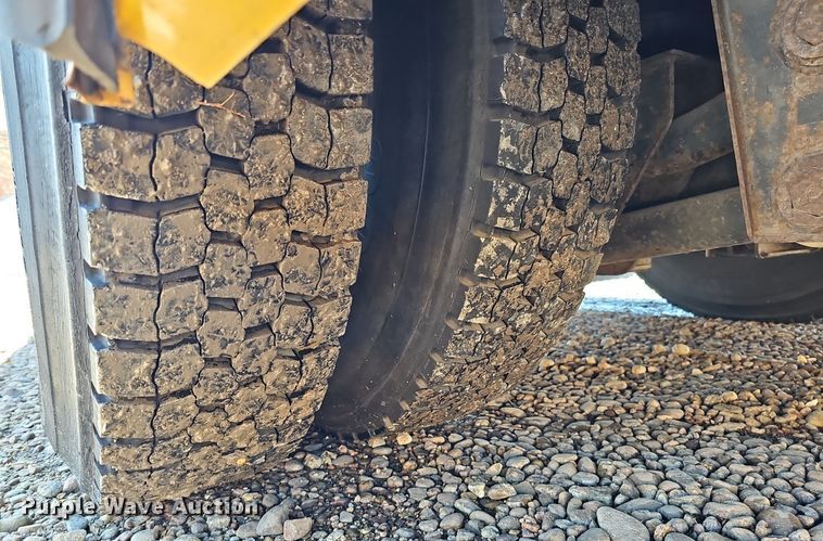 image for item DK0513 2007 Thomas Built Saf-T-Liner HDX school bus