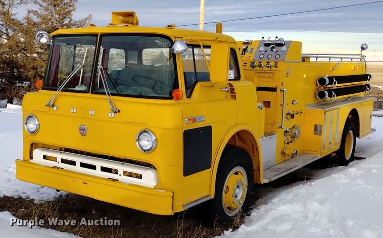 image for item DK8990 1971 Ford 900 pumper fire truck