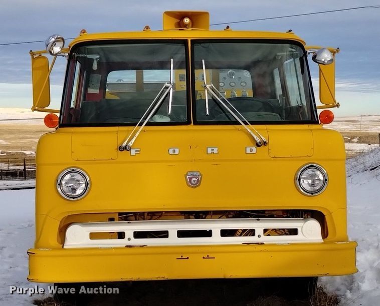 image for item DK8990 1971 Ford 900 pumper fire truck