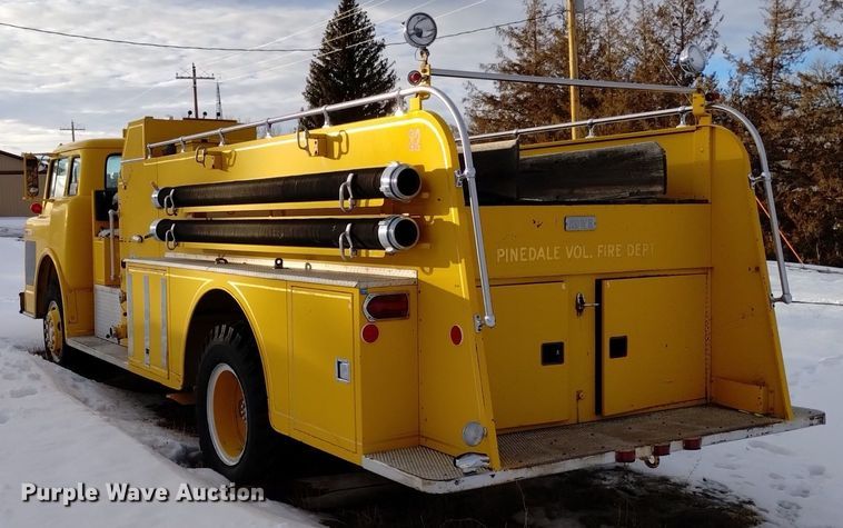 image for item DK8990 1971 Ford 900 pumper fire truck