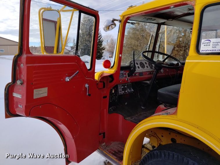 image for item DK8990 1971 Ford 900 pumper fire truck