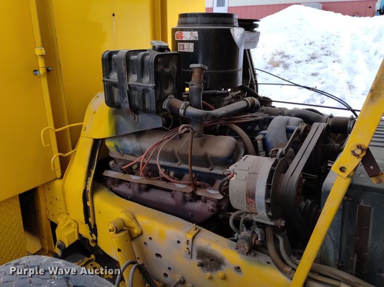 image for item DK8990 1971 Ford 900 pumper fire truck