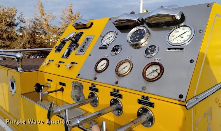 image for item DK8990 1971 Ford 900 pumper fire truck