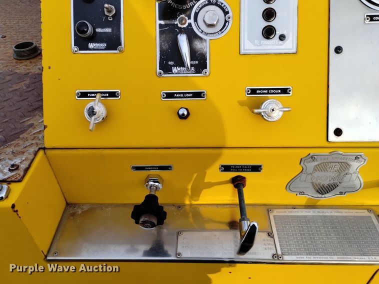 image for item DK8990 1971 Ford 900 pumper fire truck