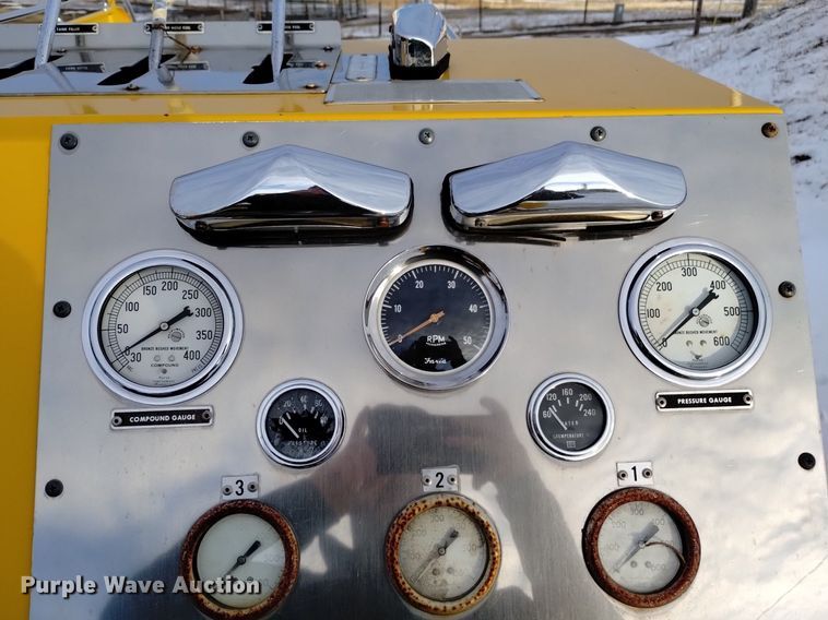 image for item DK8990 1971 Ford 900 pumper fire truck