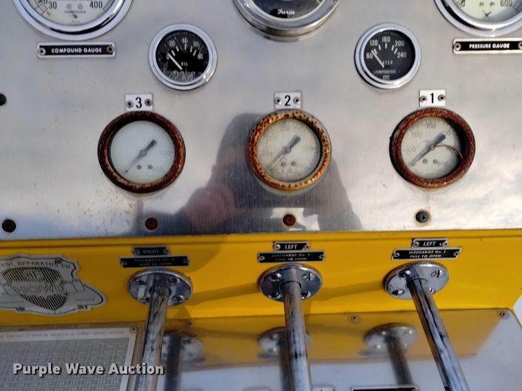 image for item DK8990 1971 Ford 900 pumper fire truck