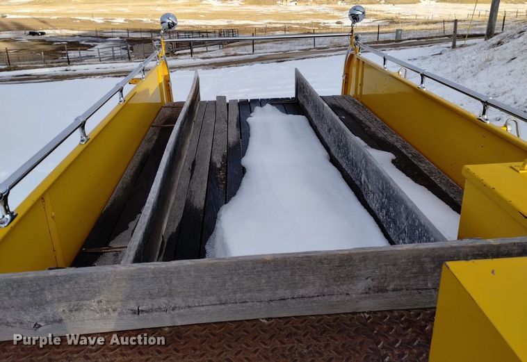 image for item DK8990 1971 Ford 900 pumper fire truck