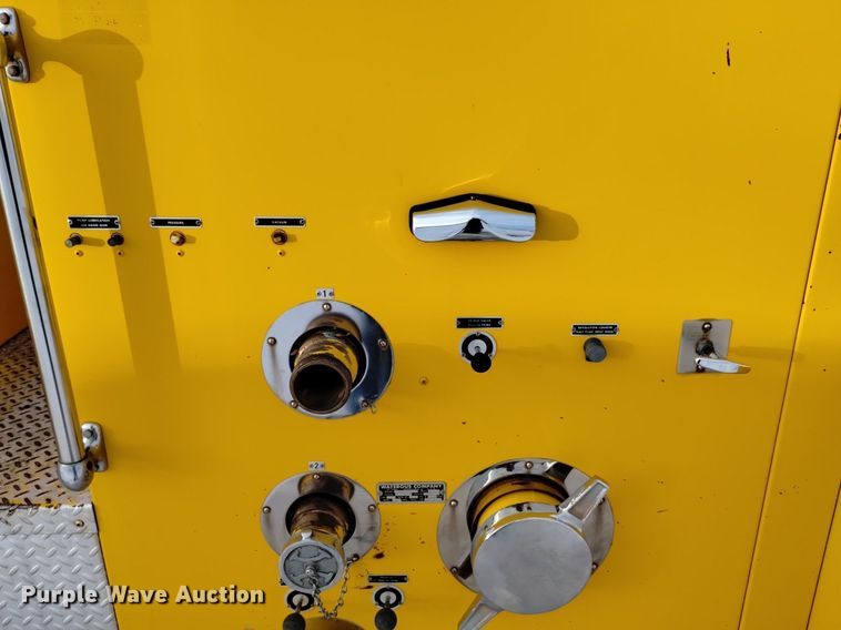 image for item DK8990 1971 Ford 900 pumper fire truck