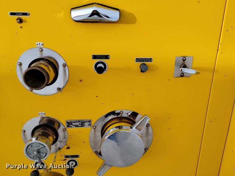 image for item DK8990 1971 Ford 900 pumper fire truck