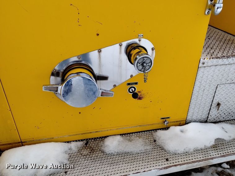 image for item DK8990 1971 Ford 900 pumper fire truck