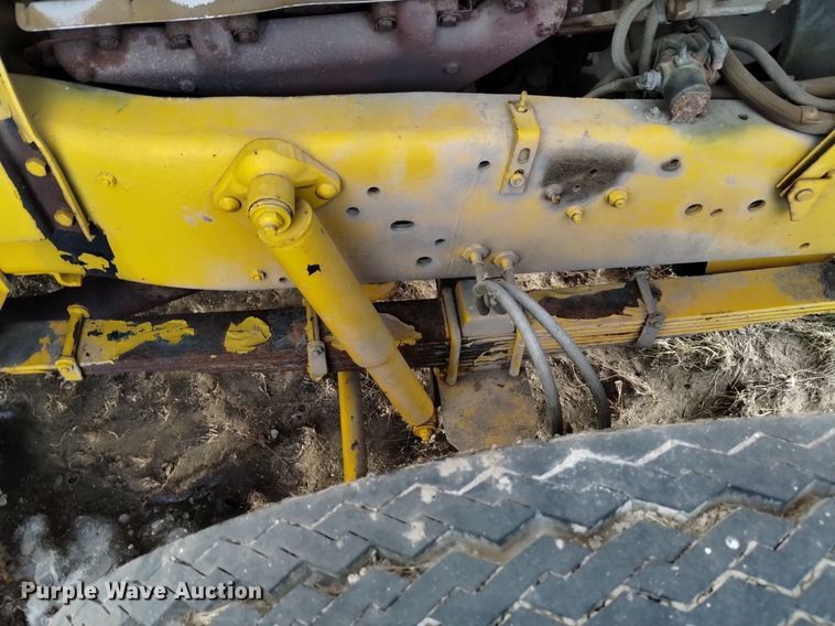 image for item DK8990 1971 Ford 900 pumper fire truck