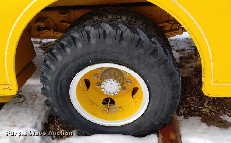 image for item DK8990 1971 Ford 900 pumper fire truck