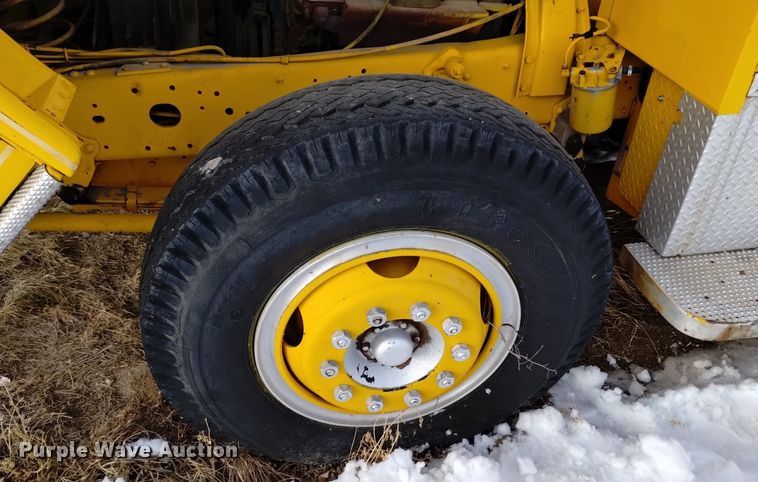 image for item DK8990 1971 Ford 900 pumper fire truck