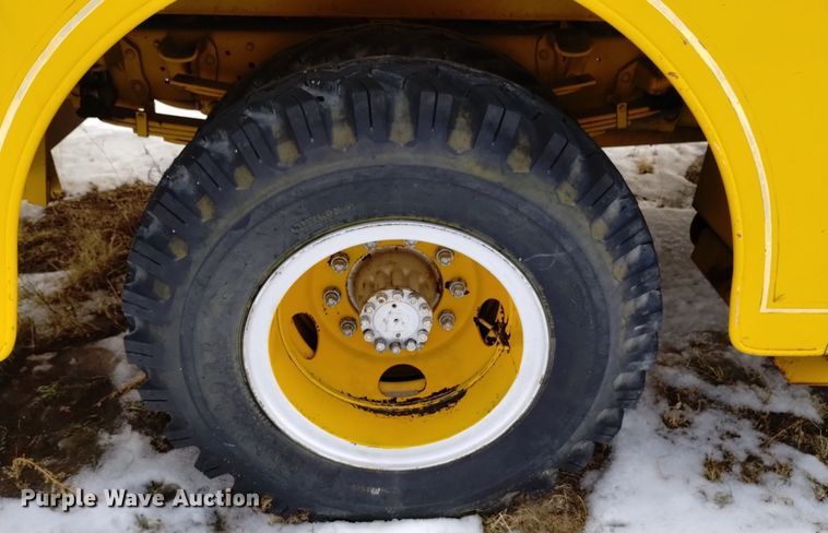 image for item DK8990 1971 Ford 900 pumper fire truck