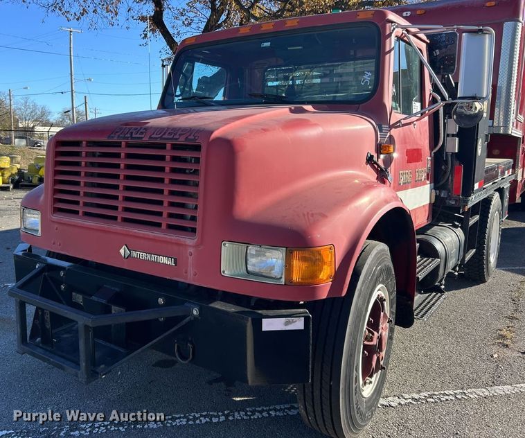 image for item DN0581 1990 International 2554  flatbed truck