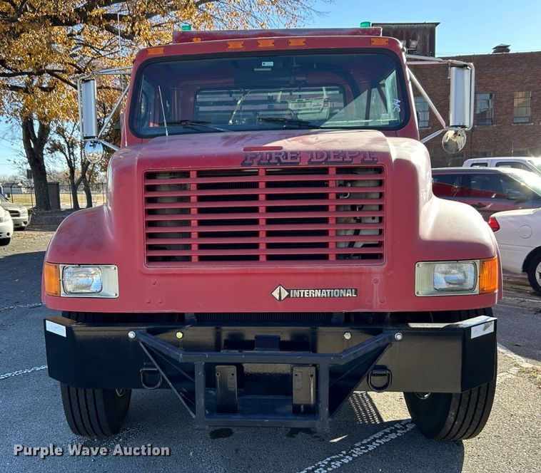 image for item DN0581 1990 International 2554  flatbed truck